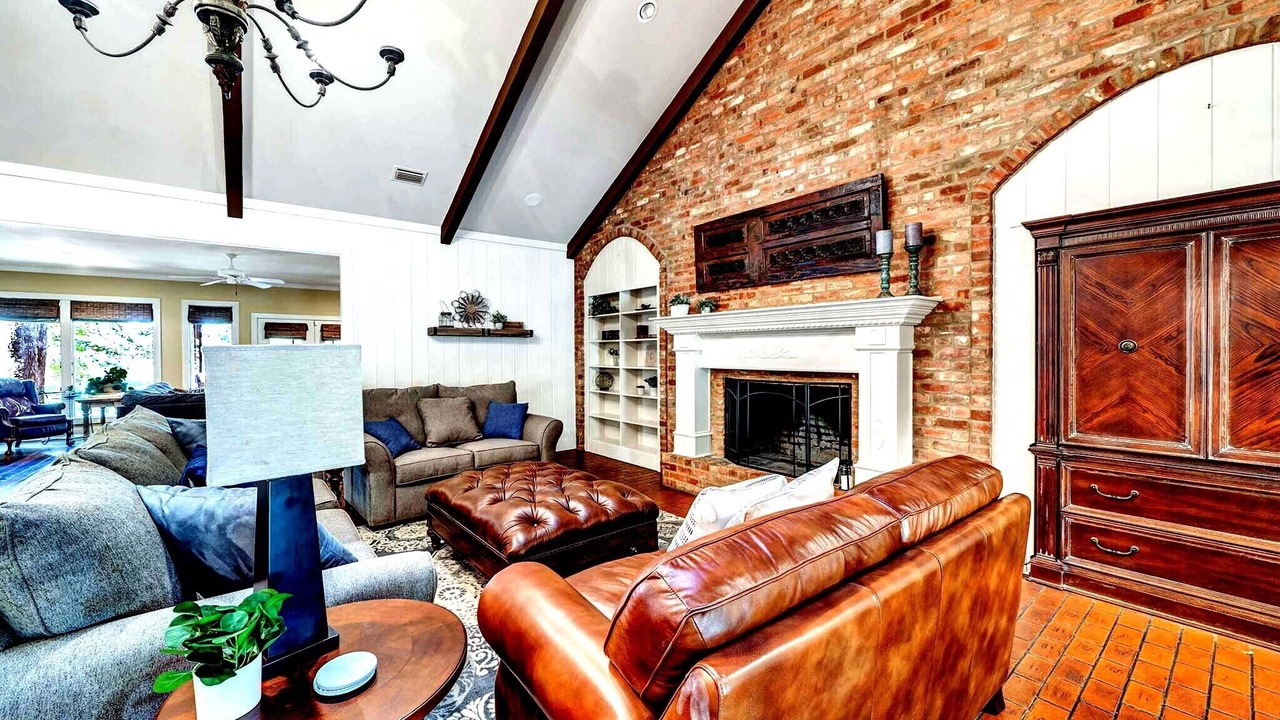 Photo of Livingroom in Tyler