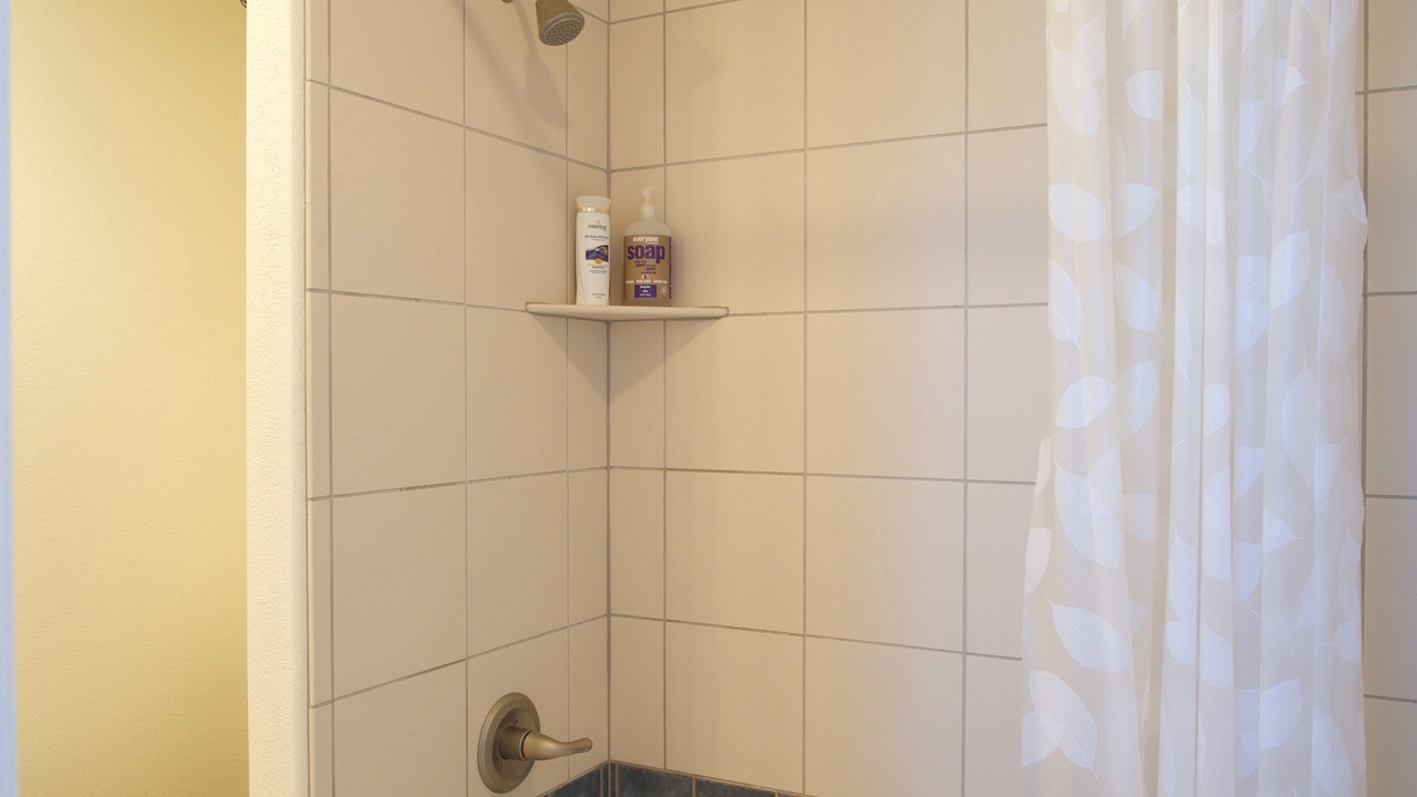 Photo of Bathroom in Dakota Ridge - Northbriar