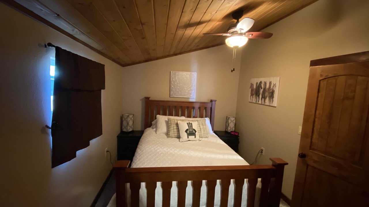 Photo of Bedroom in Loon Lake