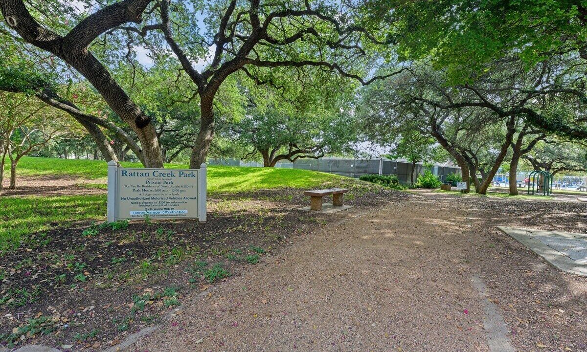 Photo of Outdoor in Hunter's Chase