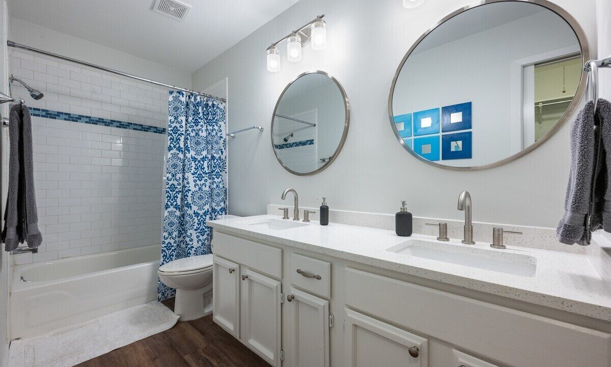 Photo of Bathroom in Hunter's Chase