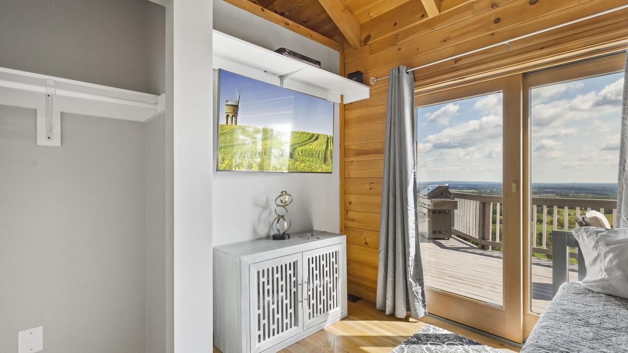 Photo of Livingroom in Bluemont