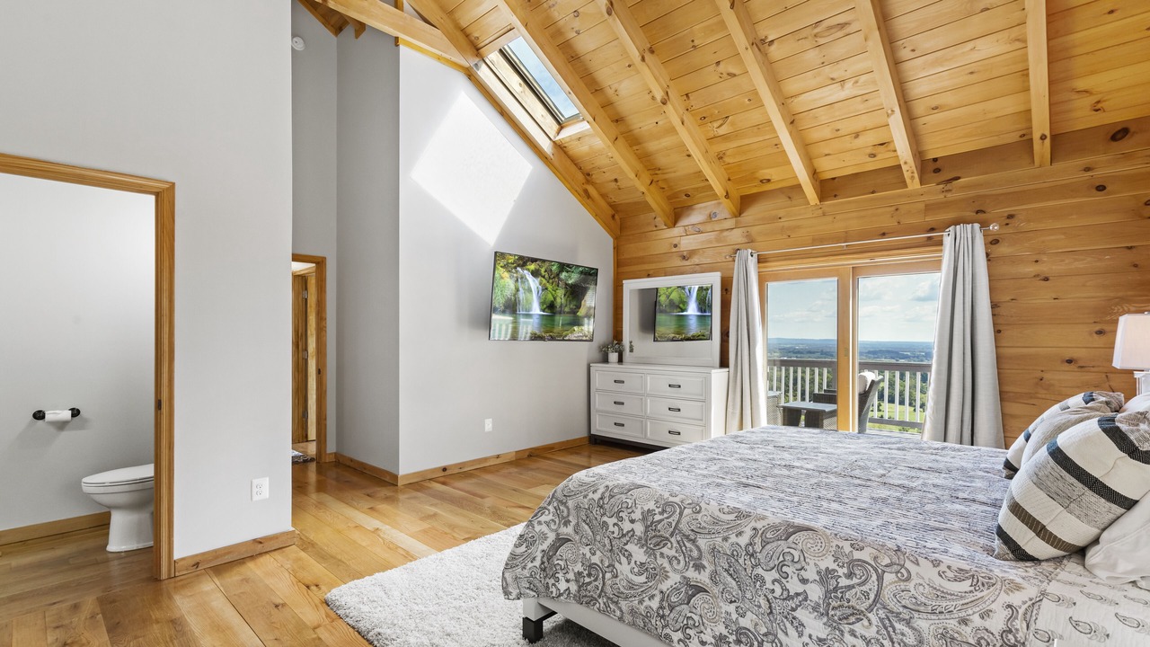 Photo of Bedroom in Bluemont