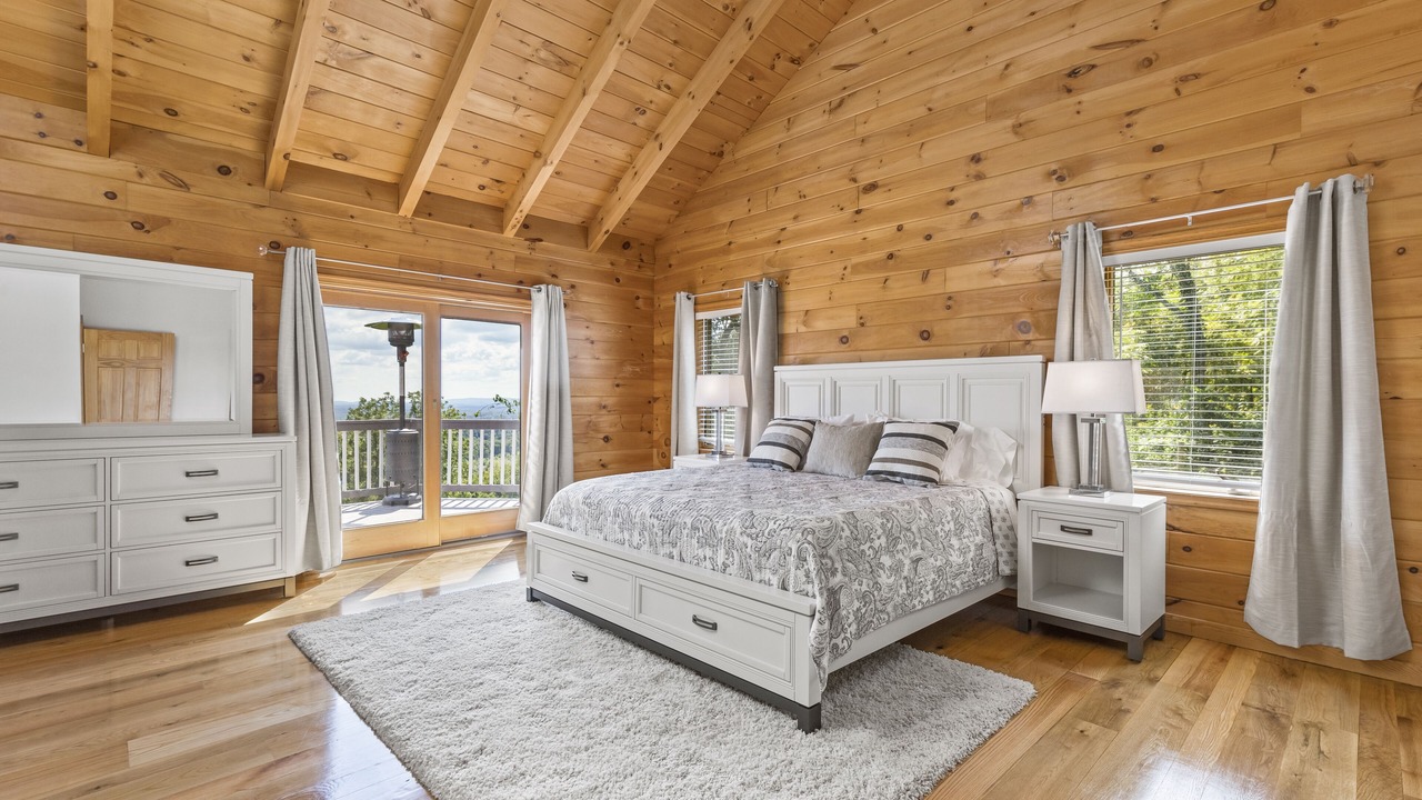 Photo of Bedroom in Bluemont