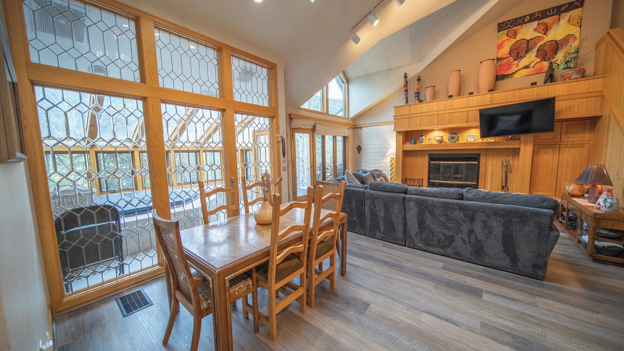 Photo of Livingroom in Mountain House