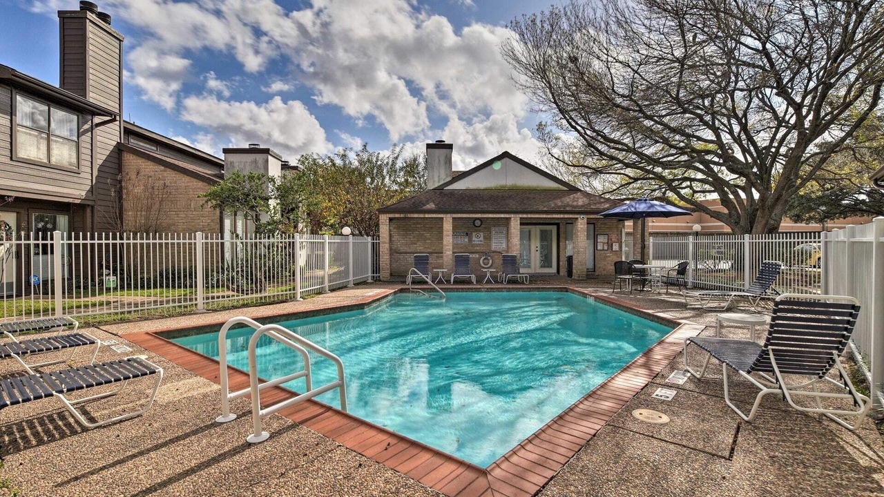 Photo of Outdoor in Braeswood Place