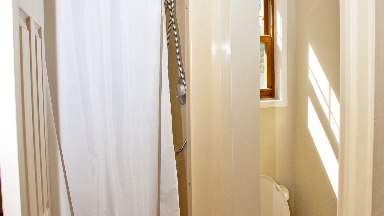 Photo of Bathroom in Maple City