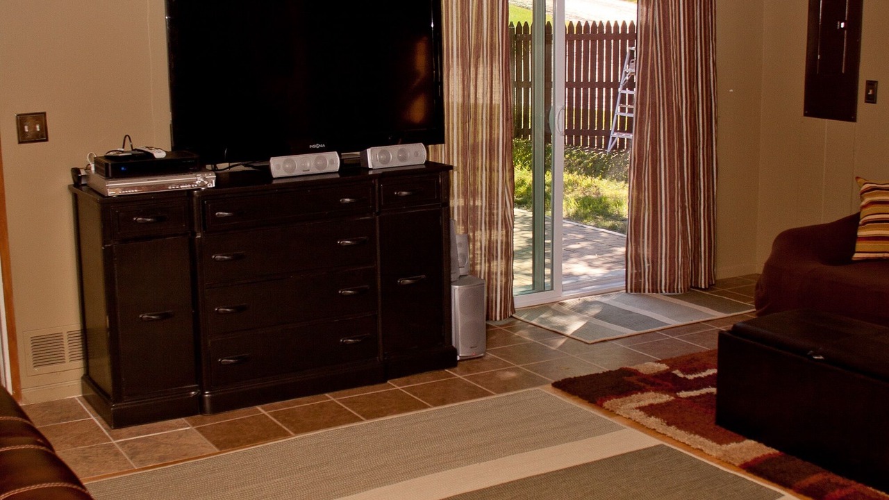 Photo of Bedroom in Maple City