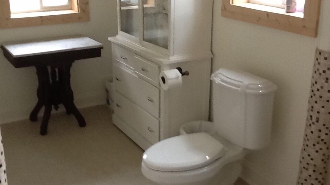 Photo of Bathroom in Maple City