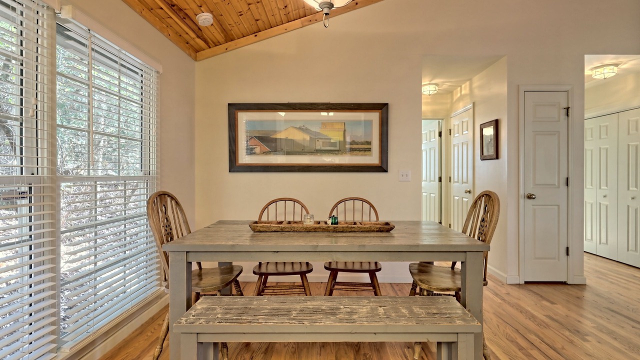 Photo of Bedroom in Screamer Mountain