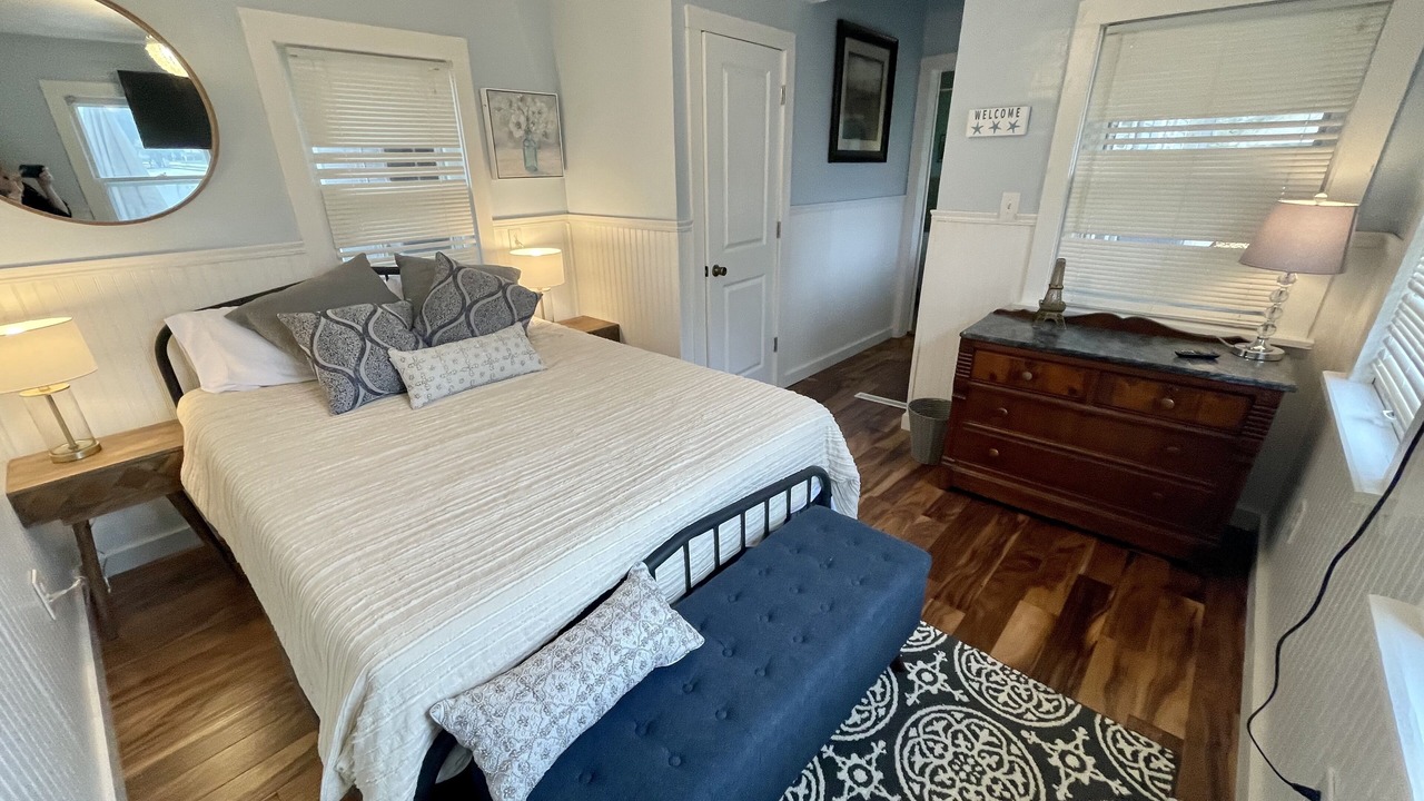 Photo of Bedroom in Niles