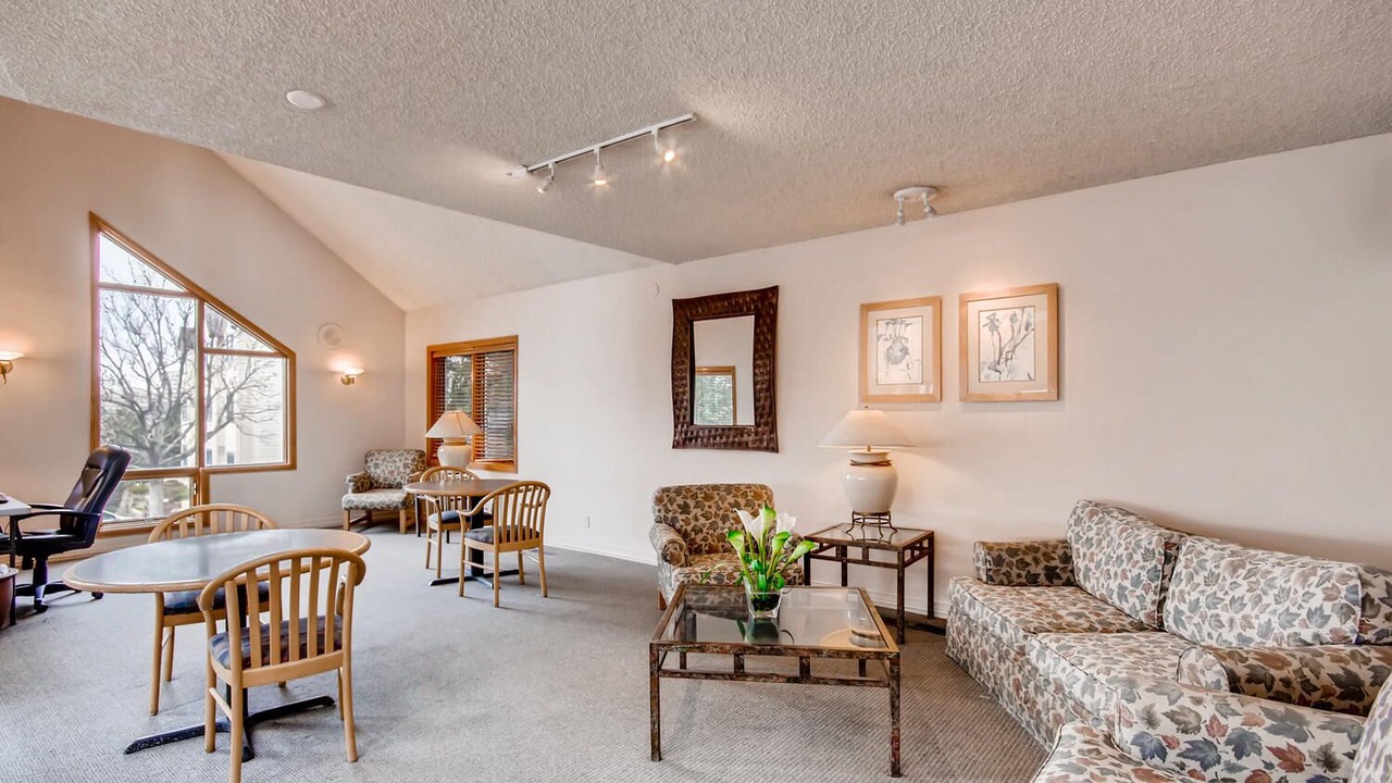 Photo of Livingroom in Englewood