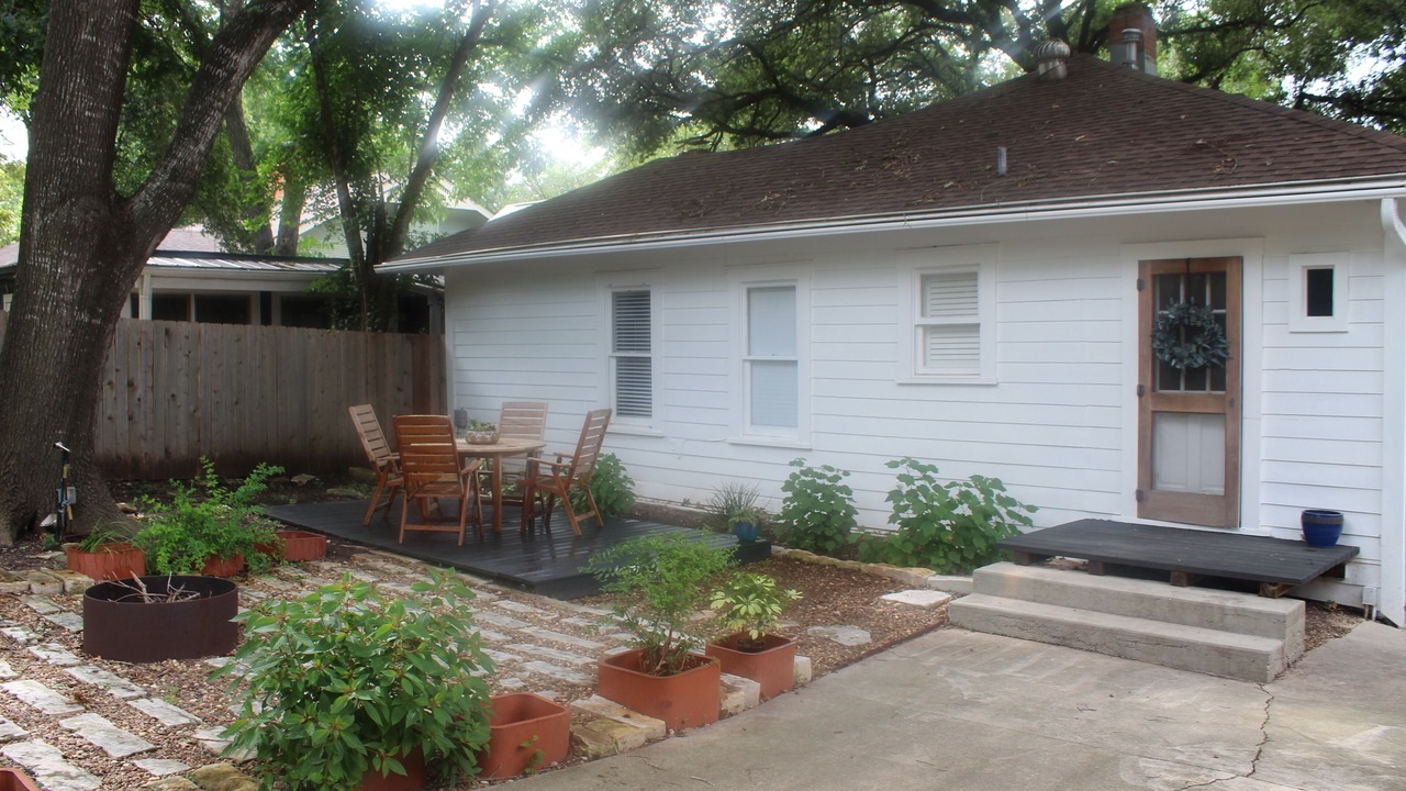 Photo of Outdoor in Uptown