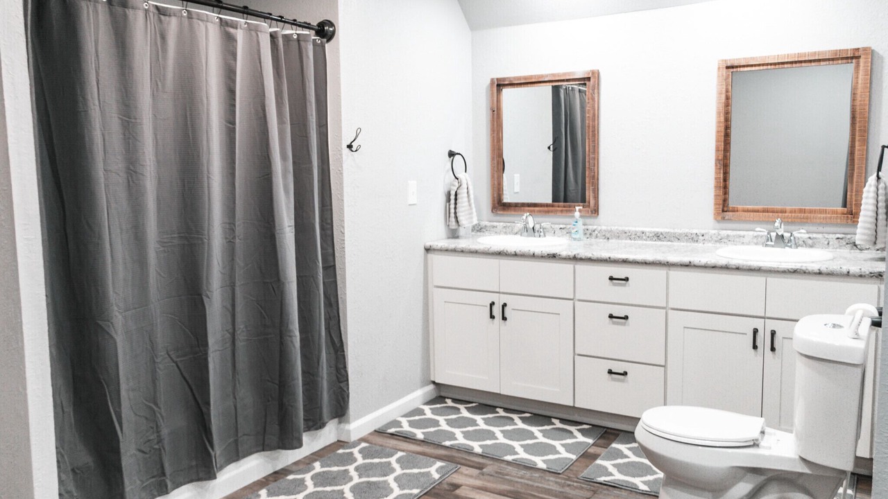 Photo of Bathroom in Elgin