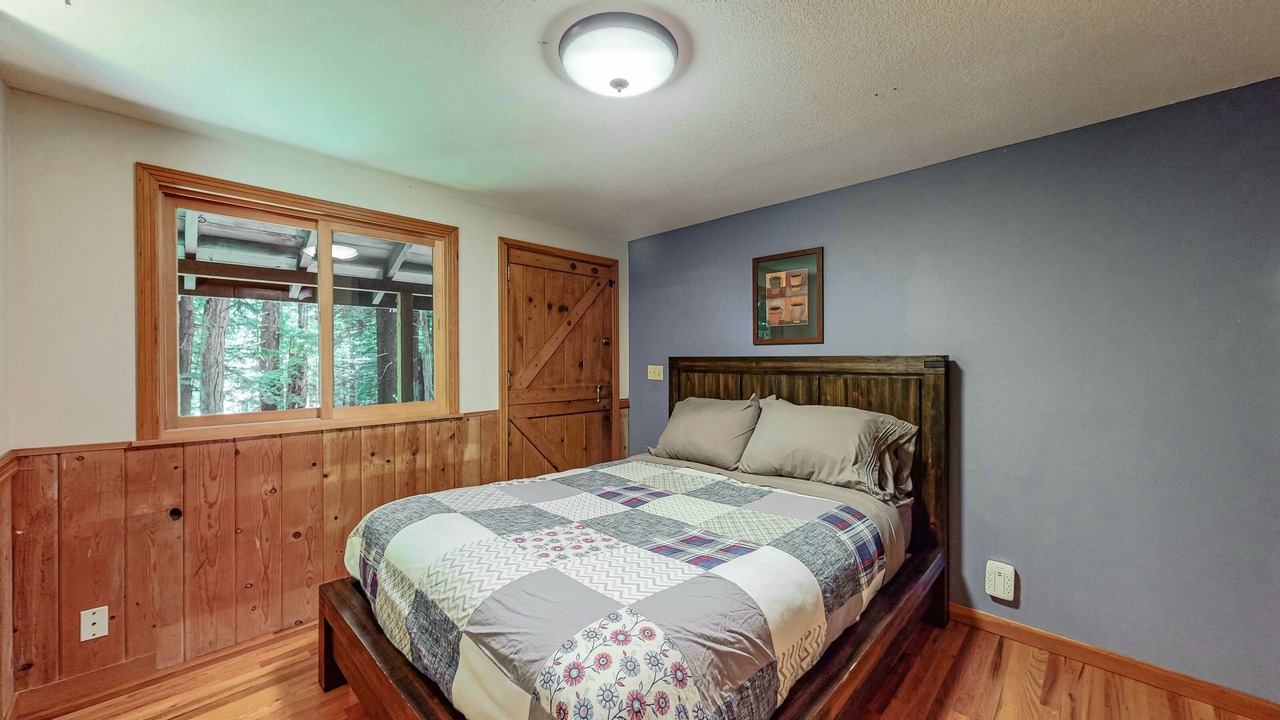 Photo of Bedroom in Eureka
