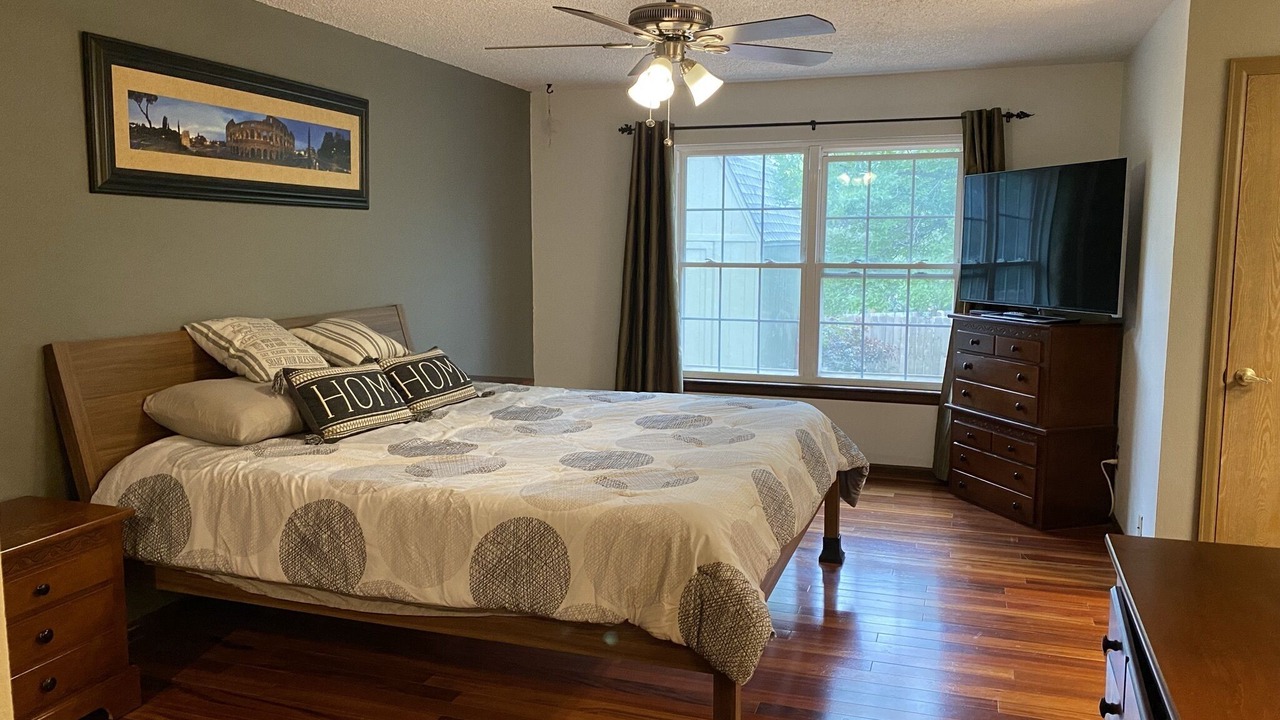 Photo of Bedroom in Ken Caryl