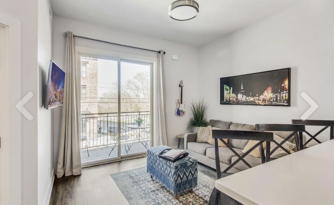 Photo of Livingroom in Hadley - Washington