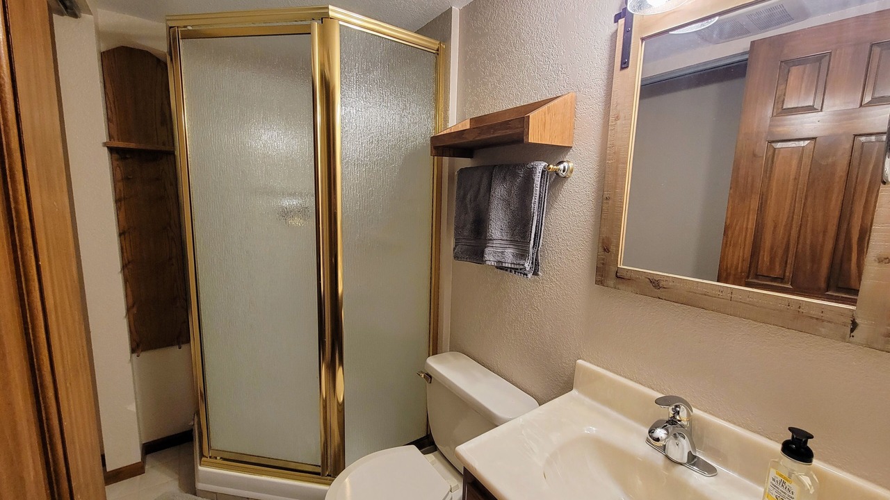 Photo of Bathroom in Golden