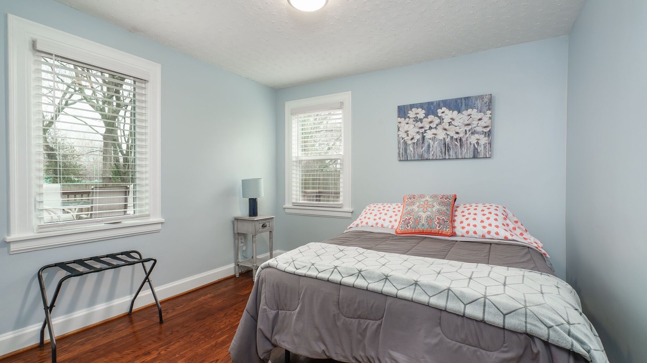 Photo of Bedroom in Hurwood Heights