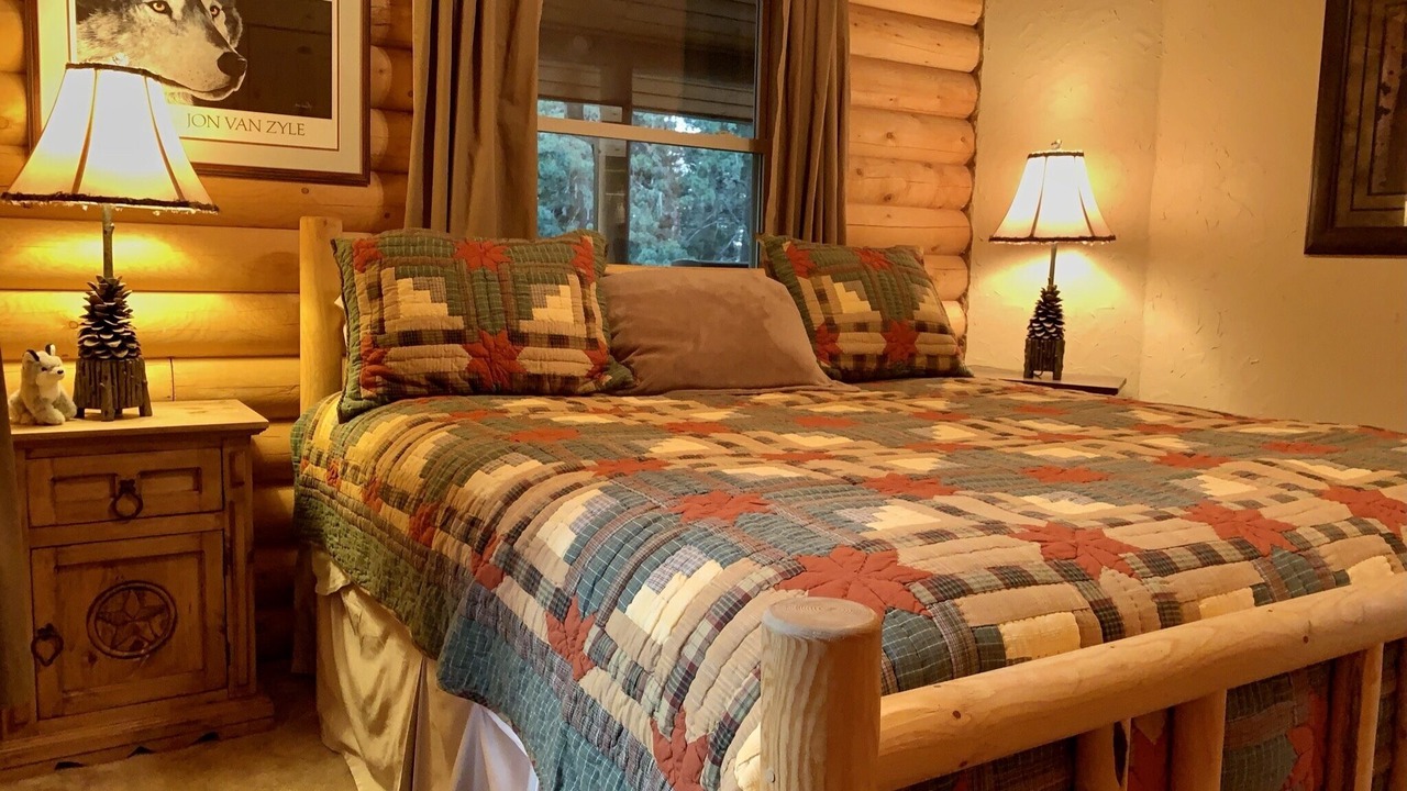 Photo of Bedroom in Cloudcroft