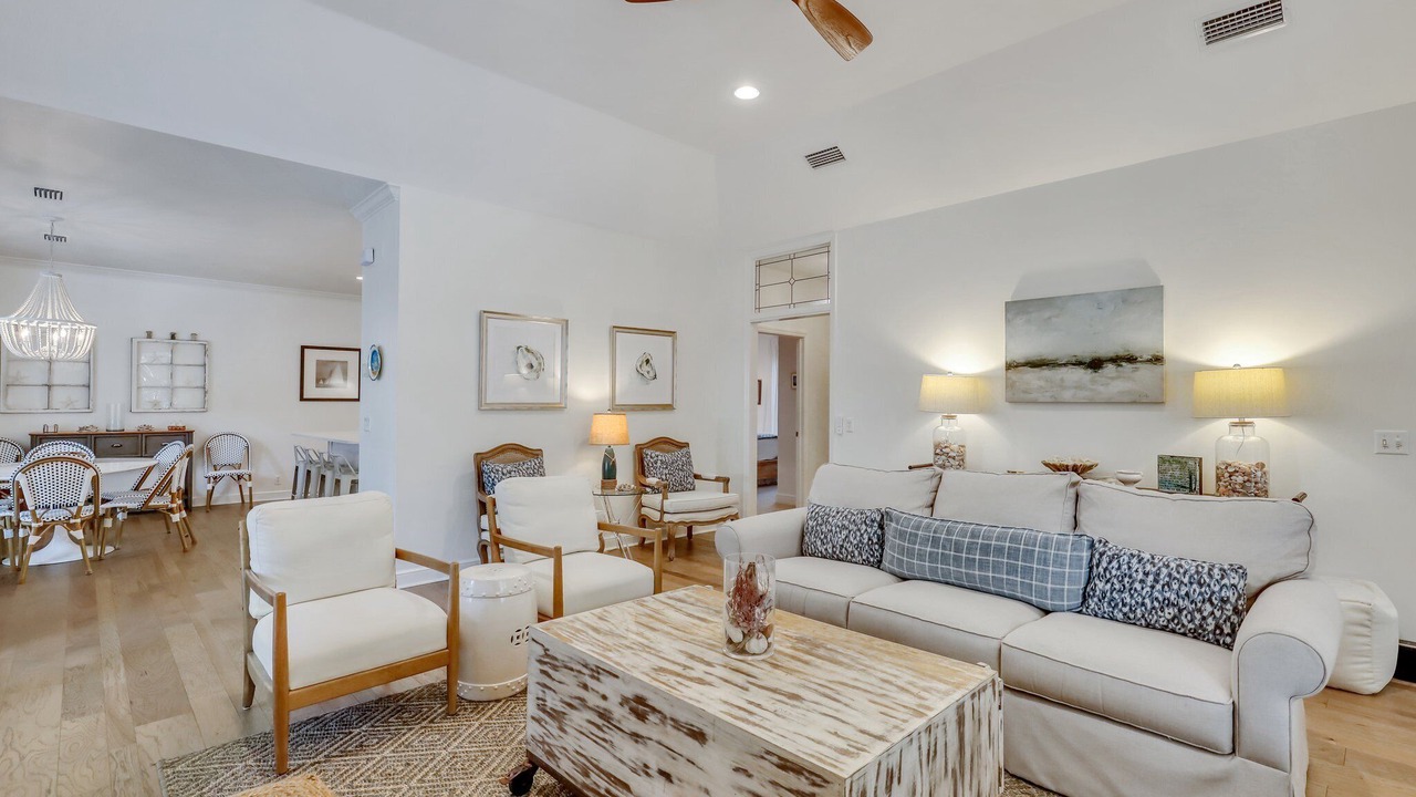 Photo of Livingroom in Saint Simons Heights