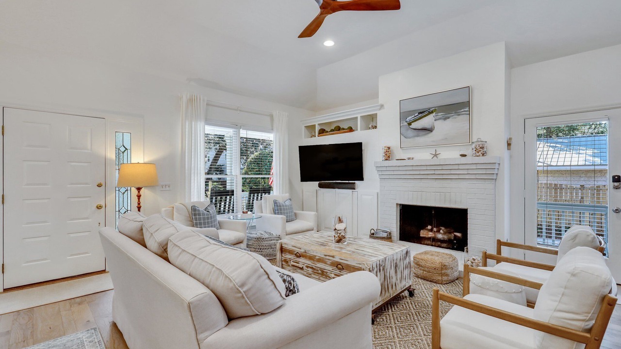 Photo of Livingroom in Saint Simons Heights