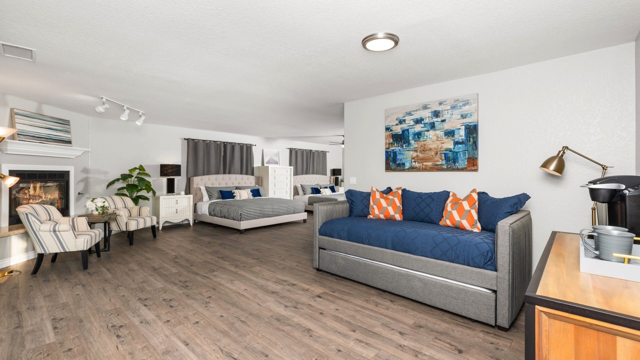 Photo of Bedroom in East Grove