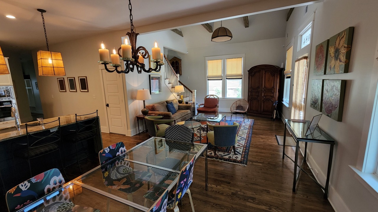 Photo of Livingroom in East Midtown