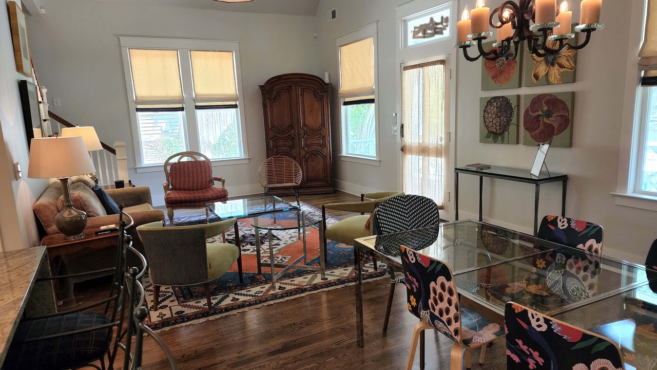 Photo of Livingroom in East Midtown