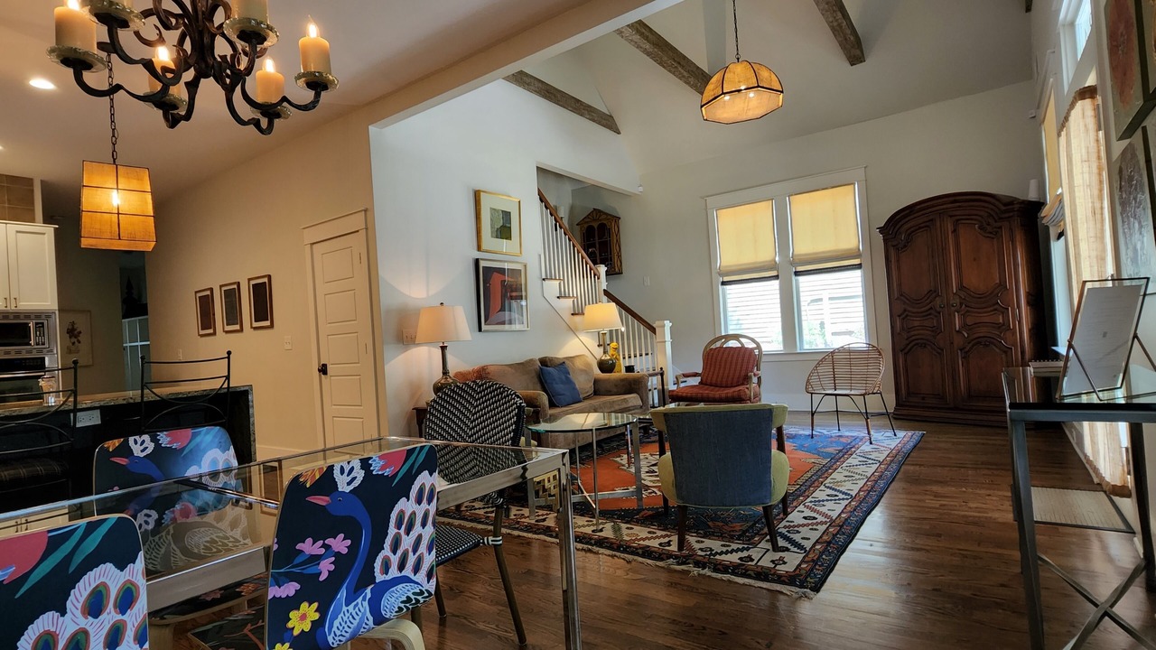 Photo of Livingroom in East Midtown