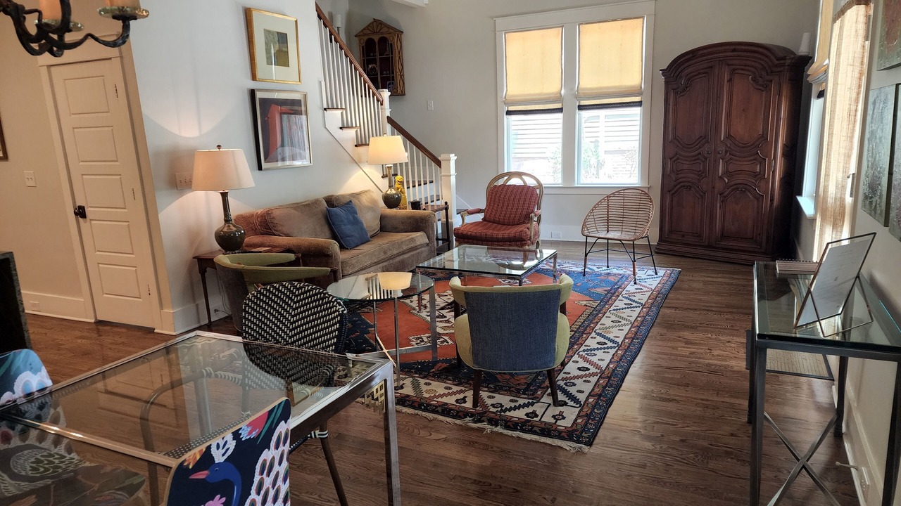 Photo of Livingroom in East Midtown