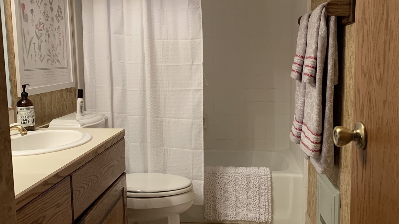 Photo of Bathroom in Pine Valley