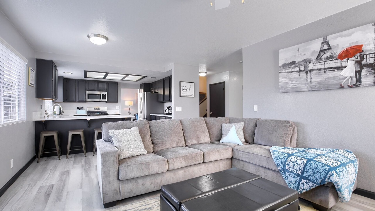 Photo of Livingroom in Green Valley North