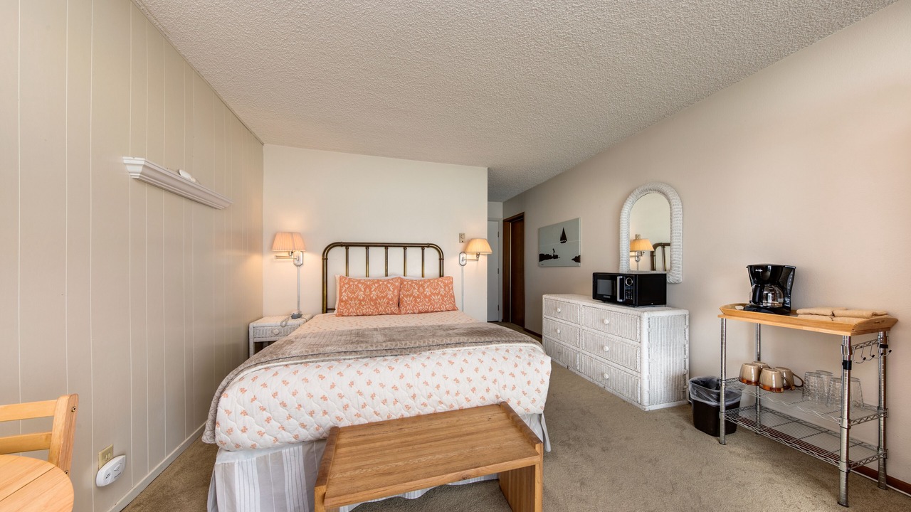 Photo of Bedroom in Neskowin