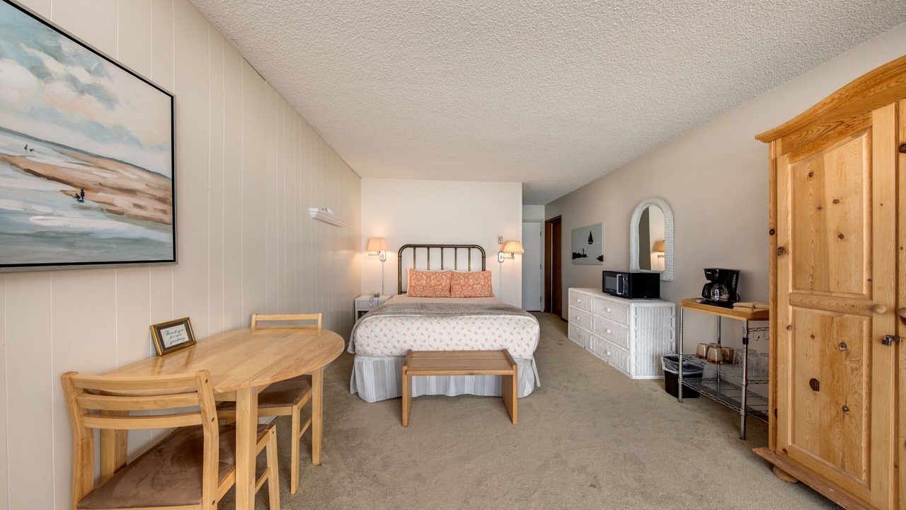 Photo of Bedroom in Neskowin
