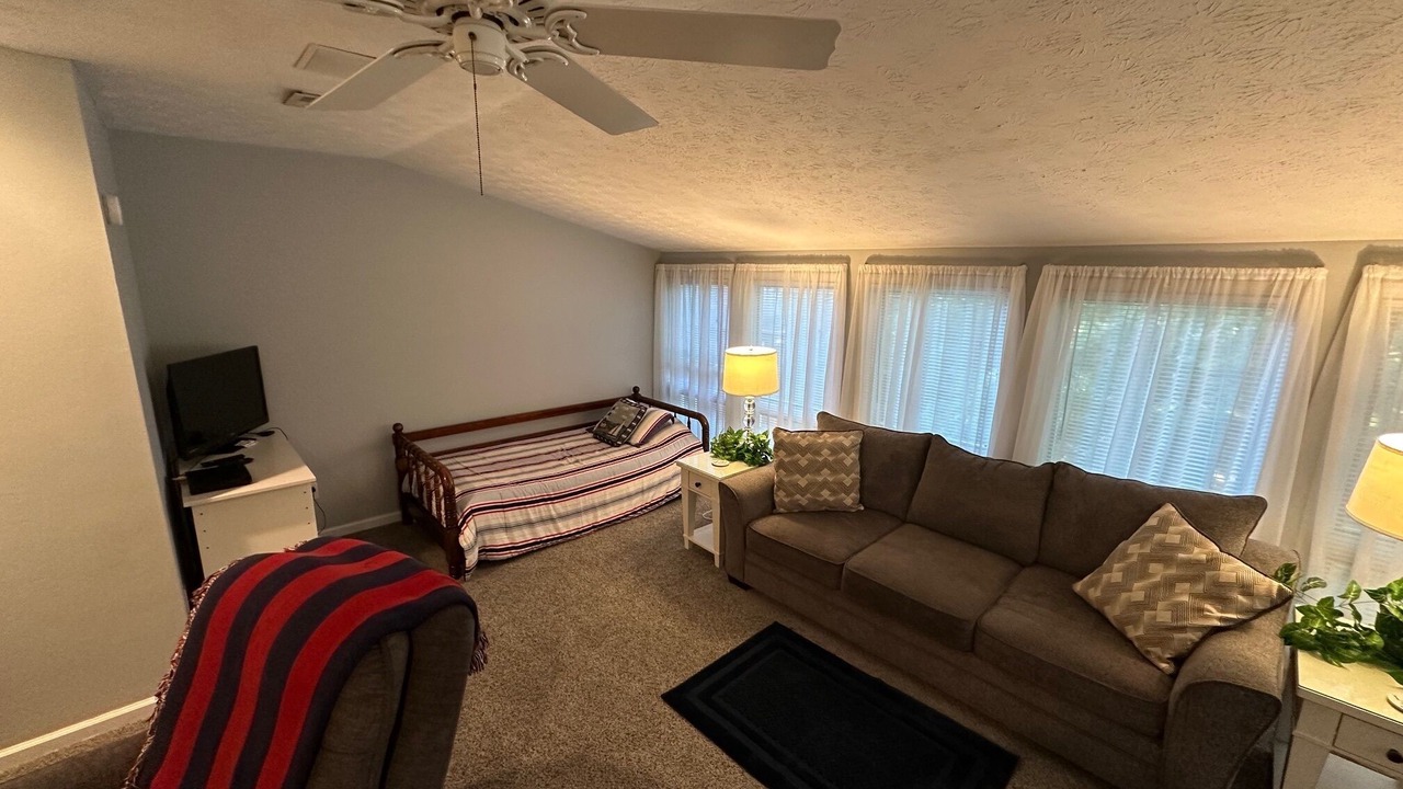 Photo of Livingroom in Bronston