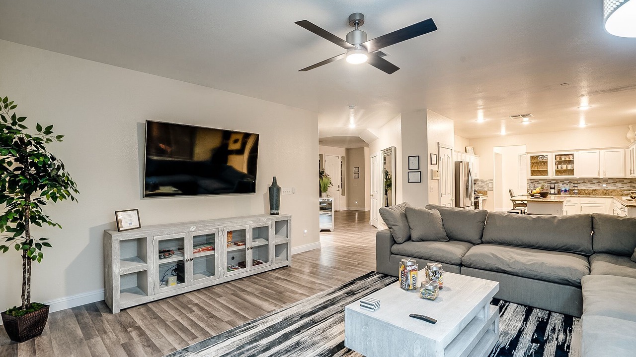 Photo of Livingroom in McCullough Hills