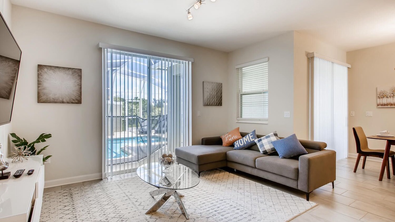 Photo of Livingroom in Four Corners