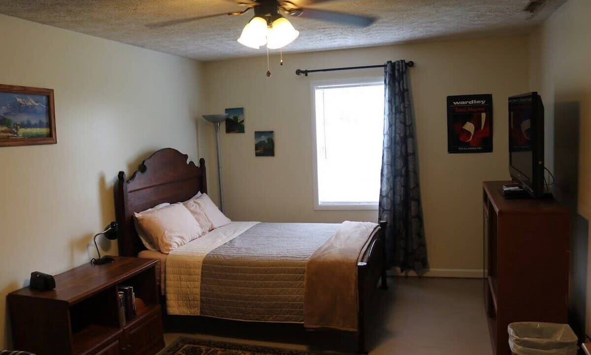 Photo of Bedroom in Whites Creek