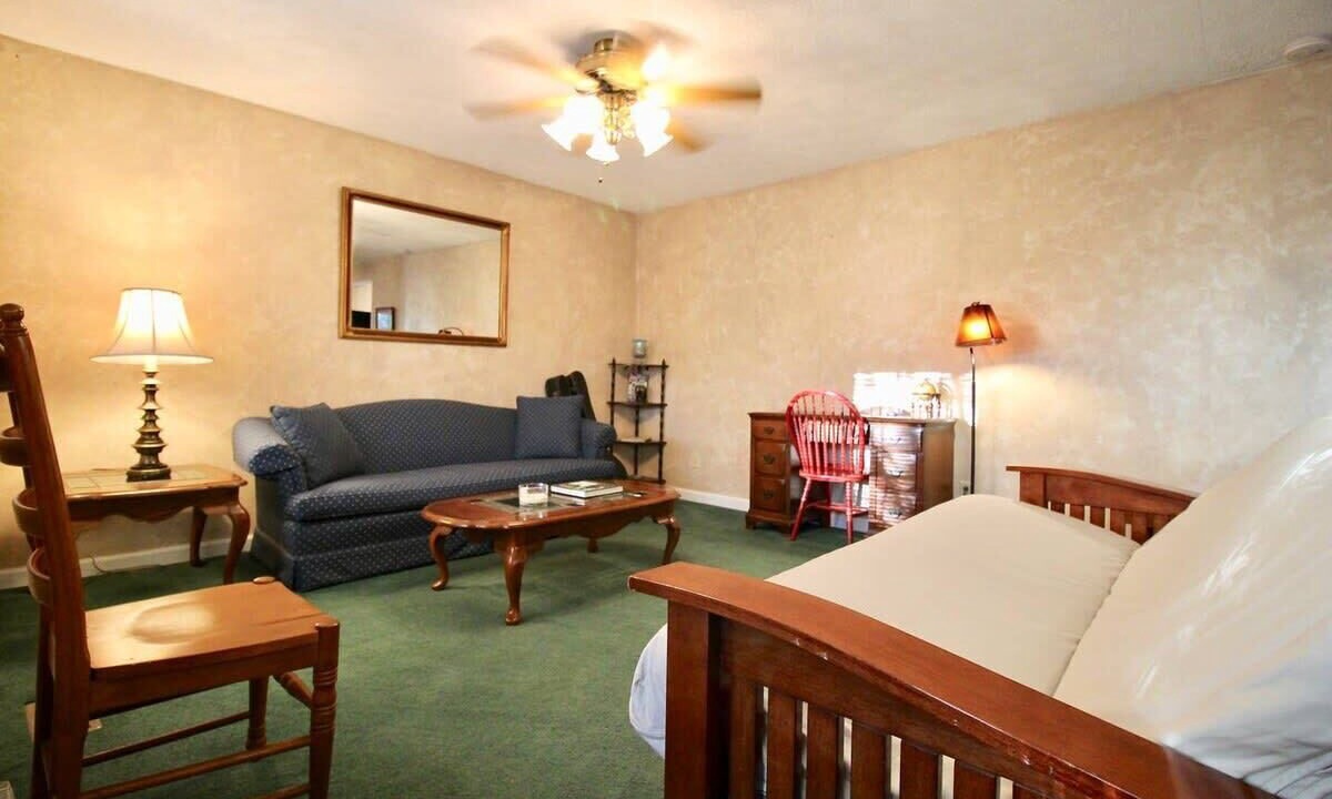 Photo of Livingroom in Whites Creek
