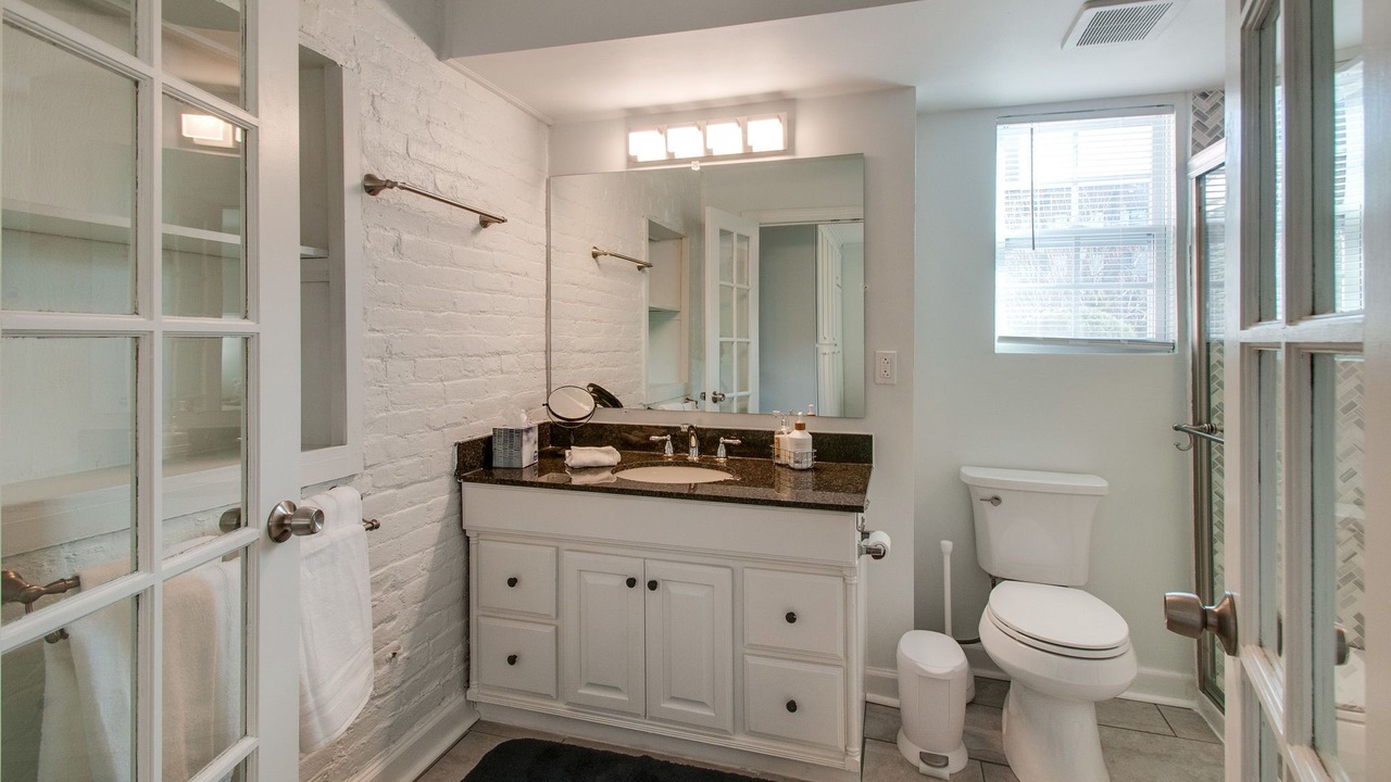 Photo of Bathroom in Salemtown