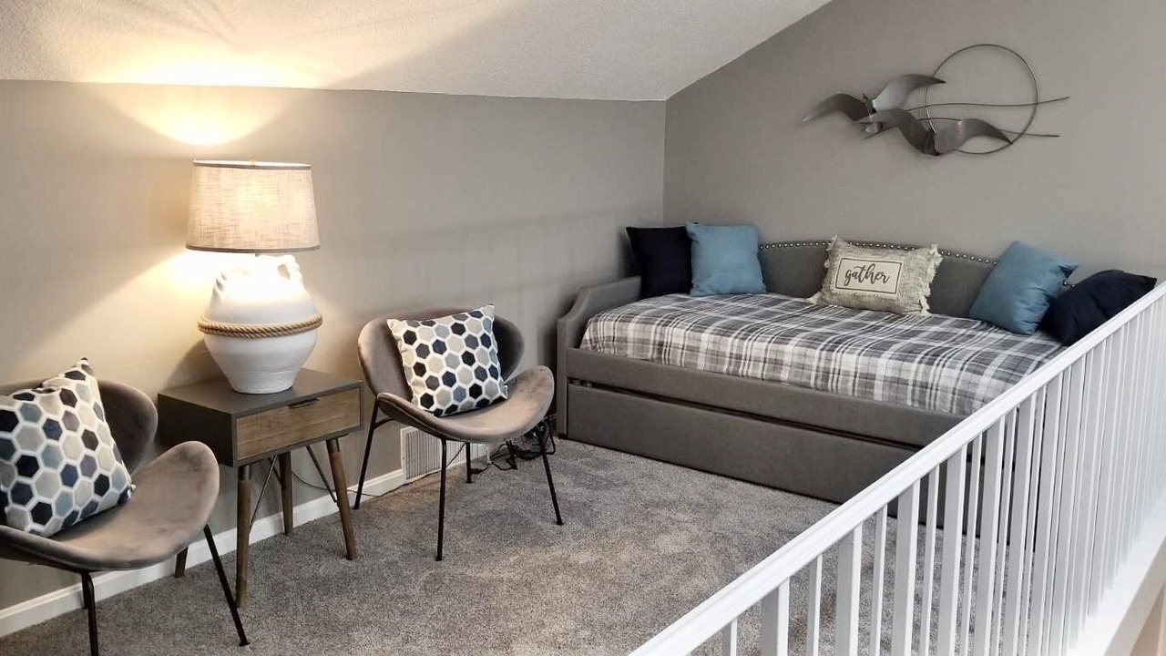 Photo of Livingroom in Huron