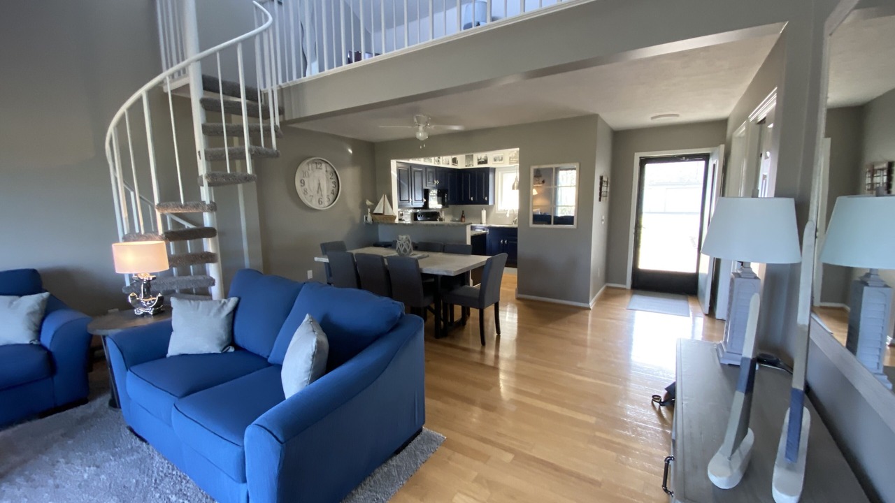 Photo of Livingroom in Huron