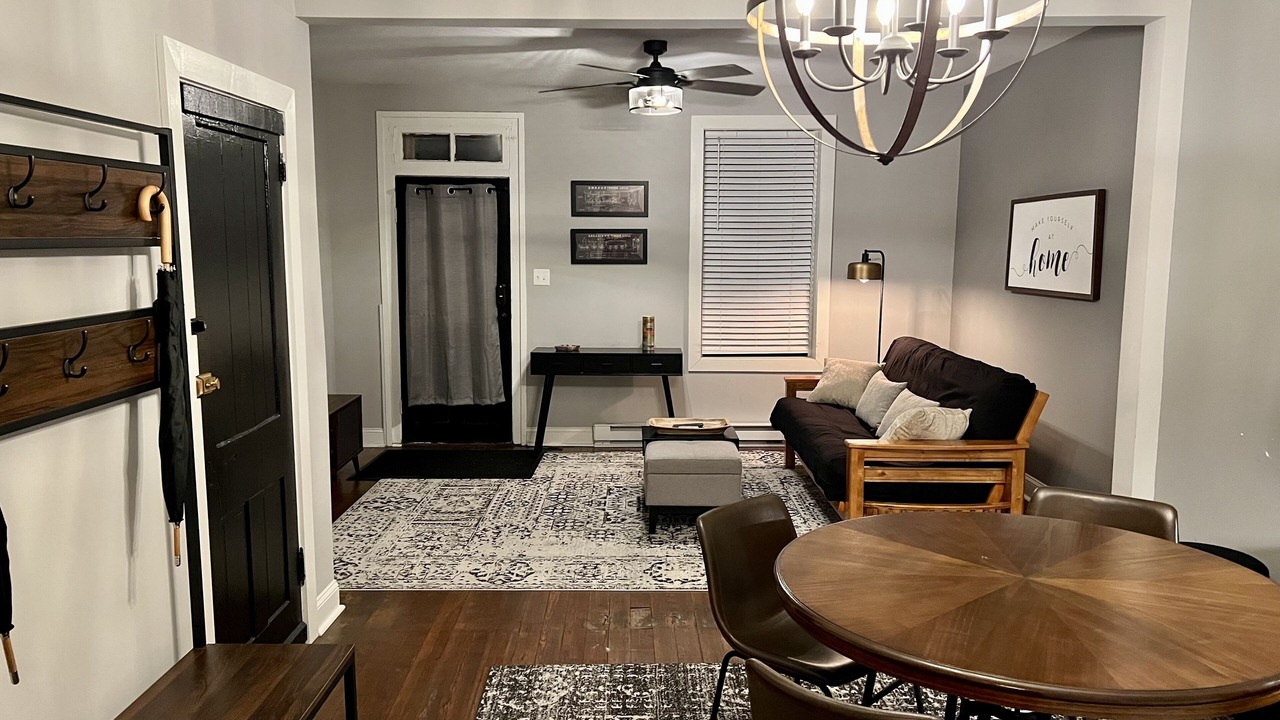 Photo of Livingroom in Downtown