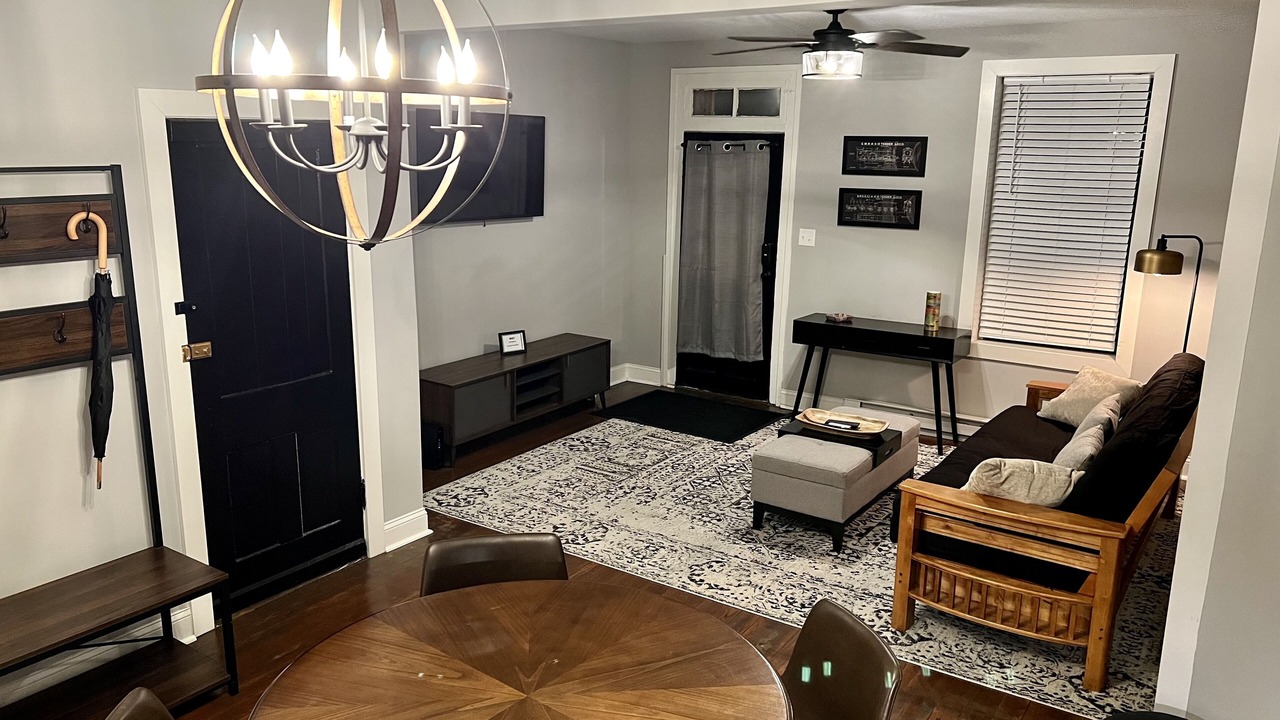 Photo of Livingroom in Downtown