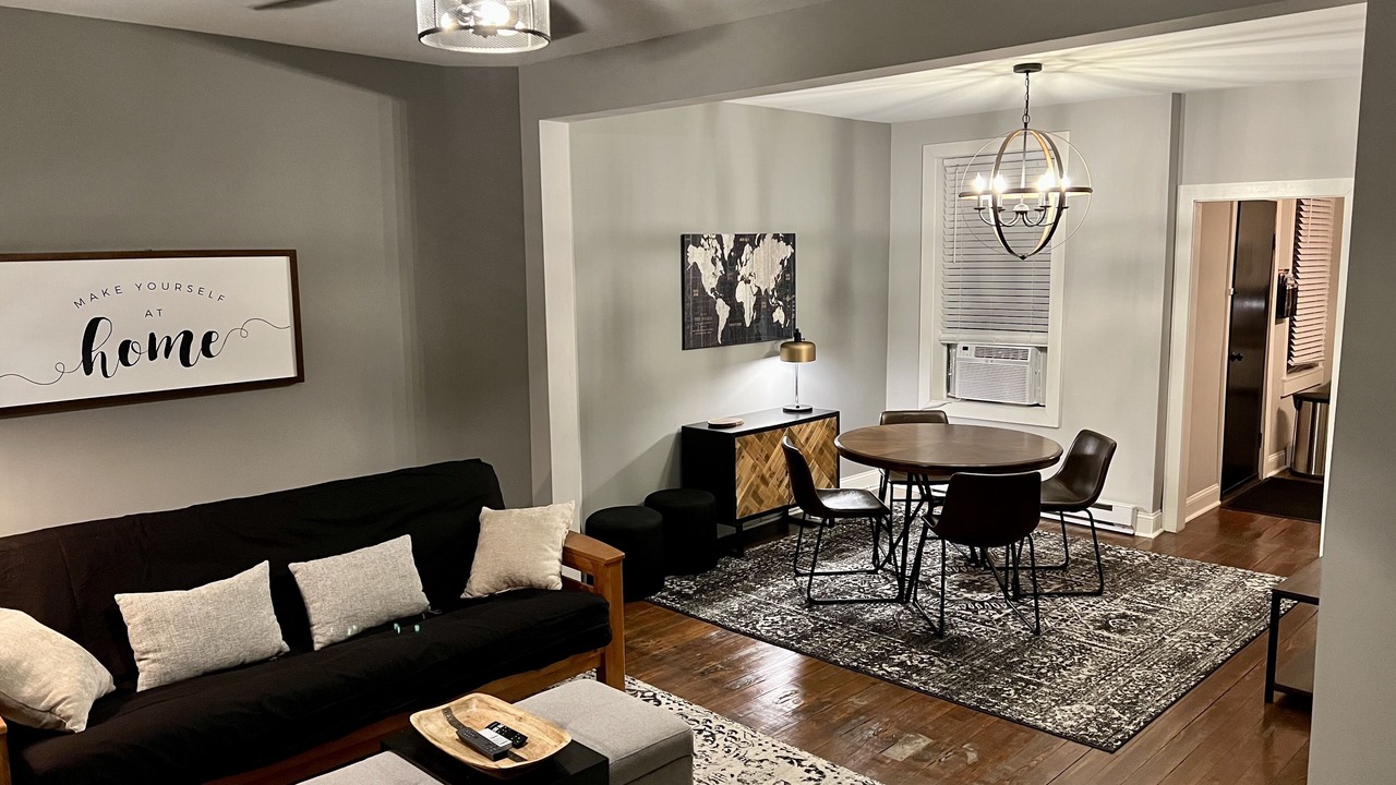 Photo of Livingroom in Downtown