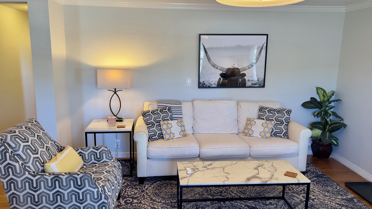 Photo of Livingroom in Englewood