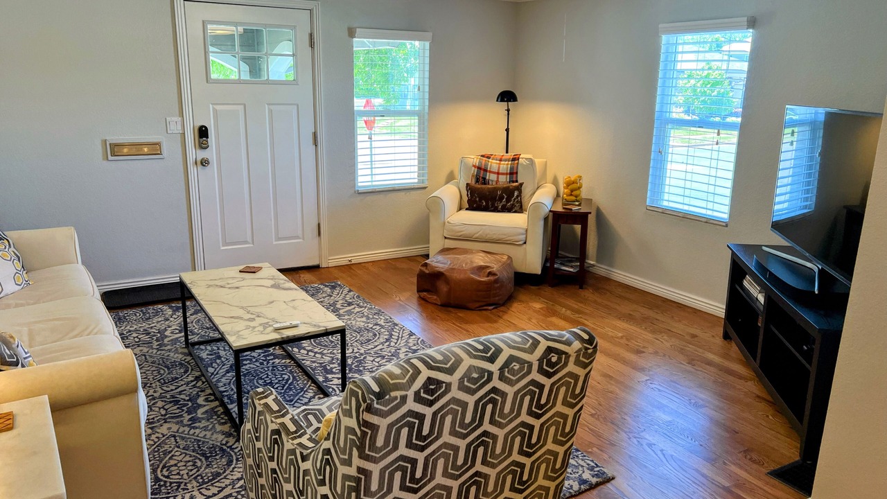 Photo of Livingroom in Englewood