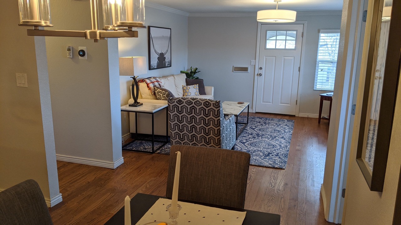 Photo of Livingroom in Englewood