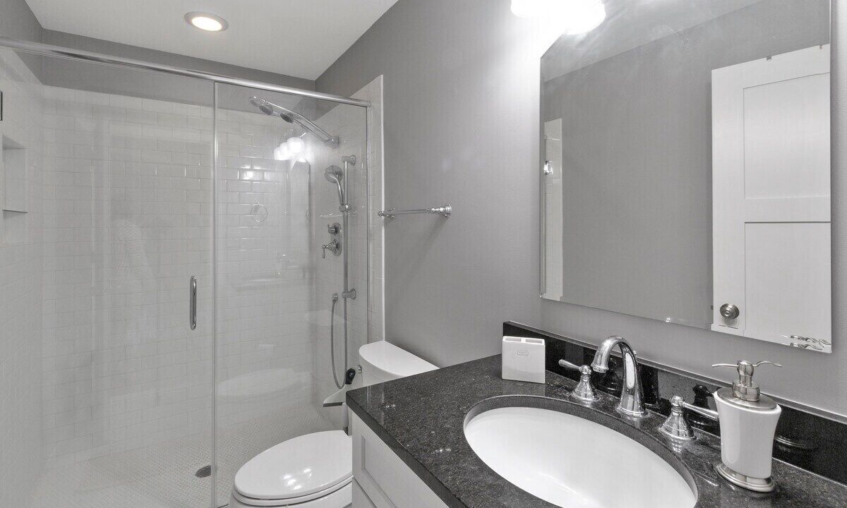 Photo of Bathroom in Fontana-on-Geneva Lake